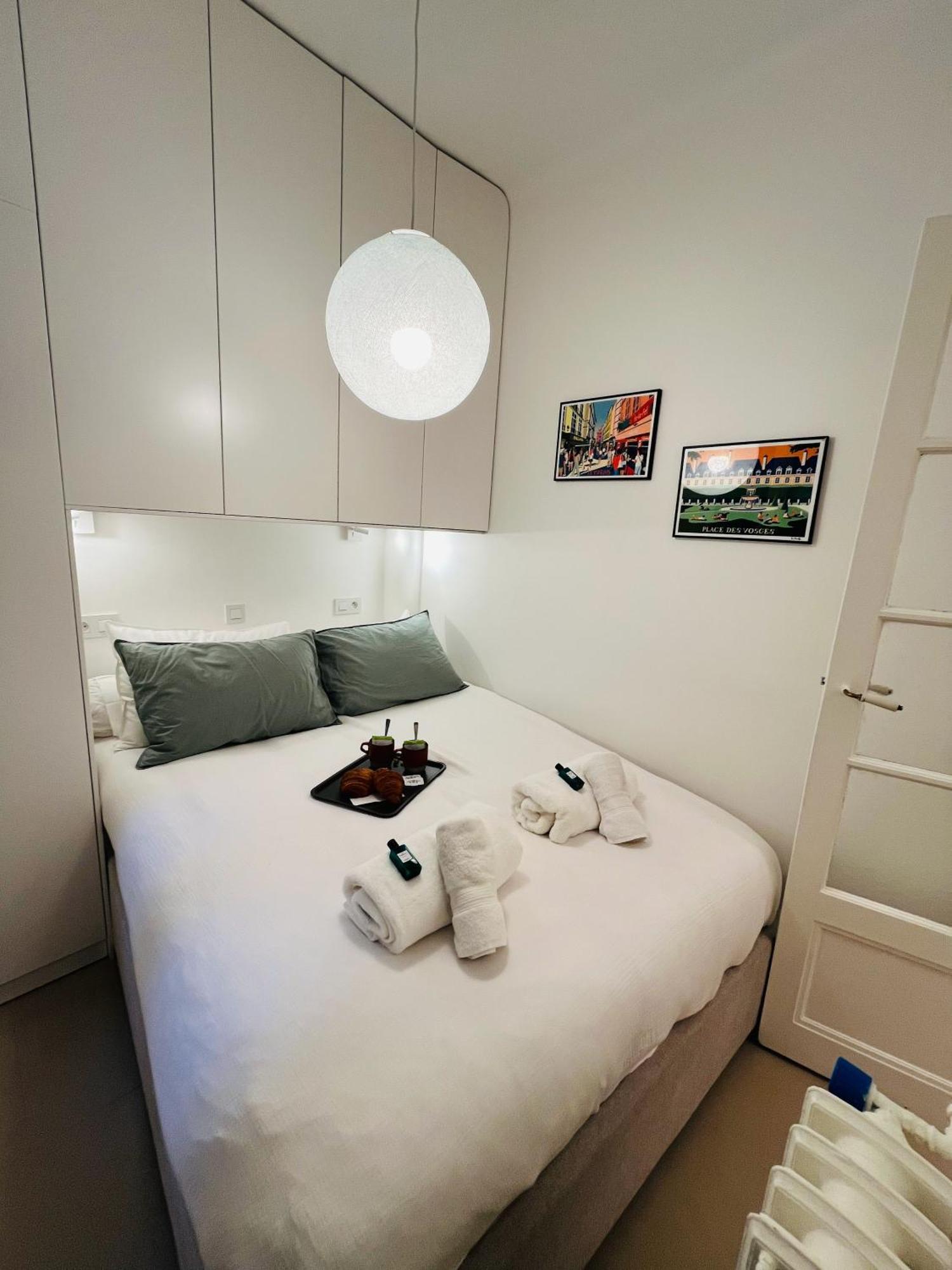 Apartment De Standing - Place Des Vosges - Cozy 2 Pieces - Paris