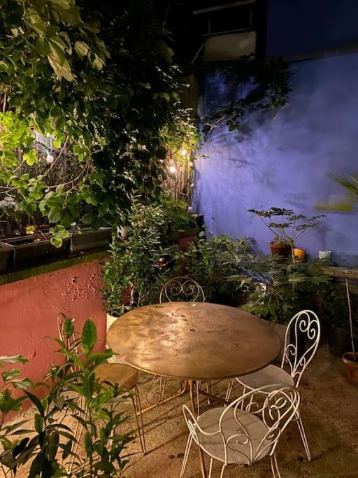Montmartre With Private Courtyard Apartment *