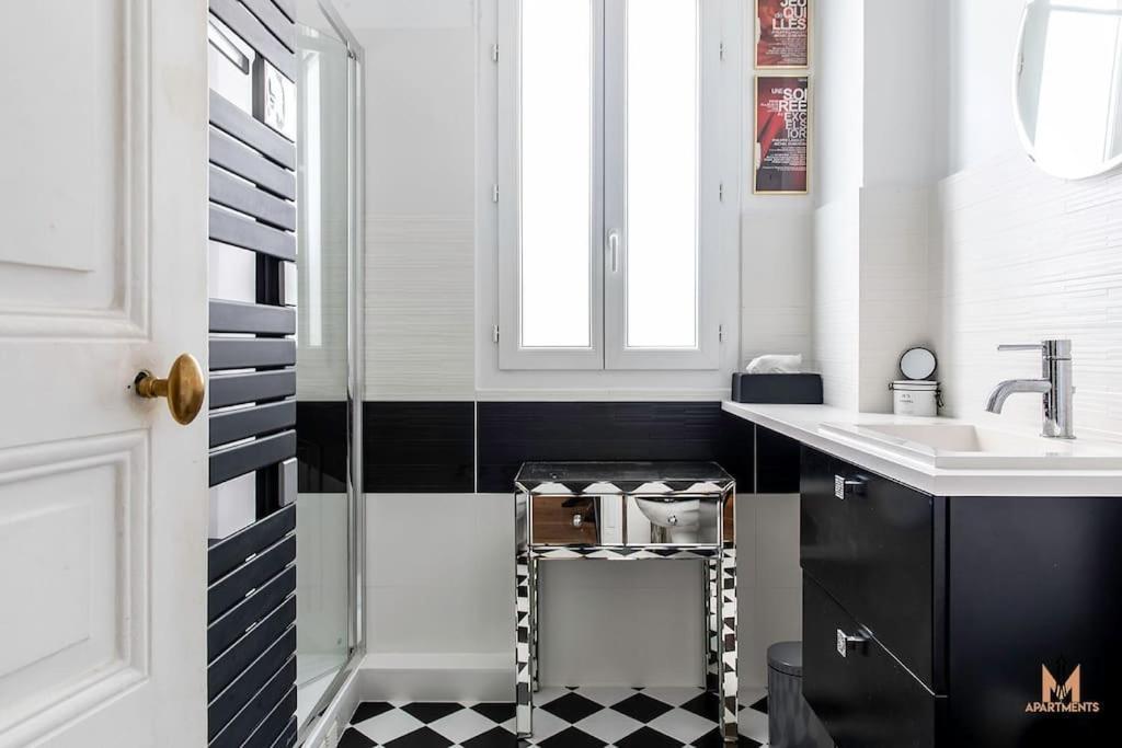 Montmartre With Private Courtyard Apartment Paris
