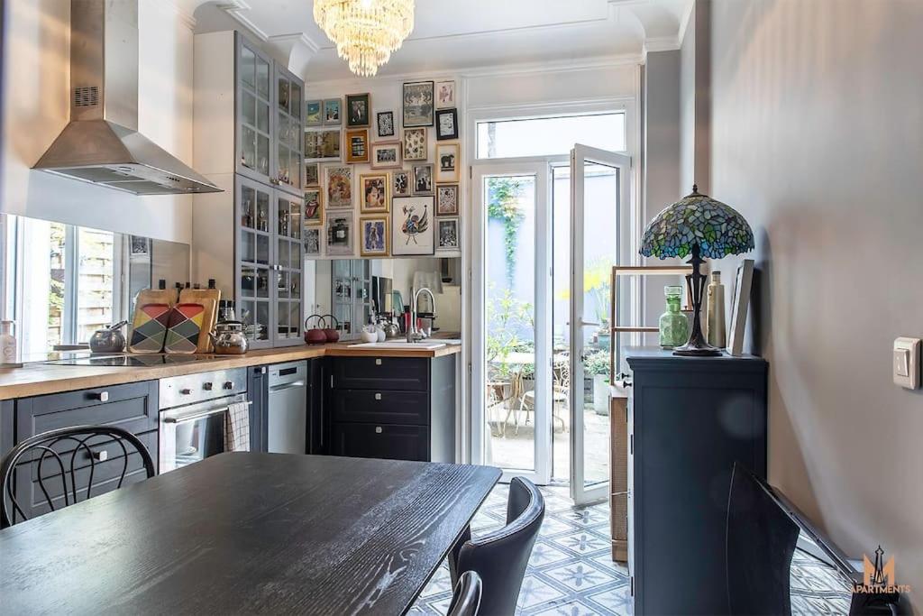 Montmartre With Private Courtyard Apartment