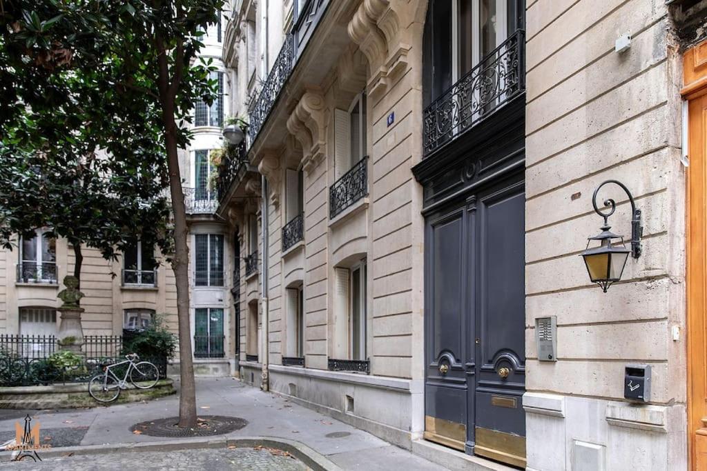 Montmartre With Private Courtyard