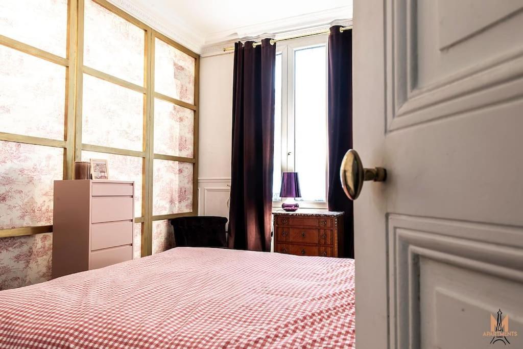 Apartment Montmartre With Private Courtyard Paris