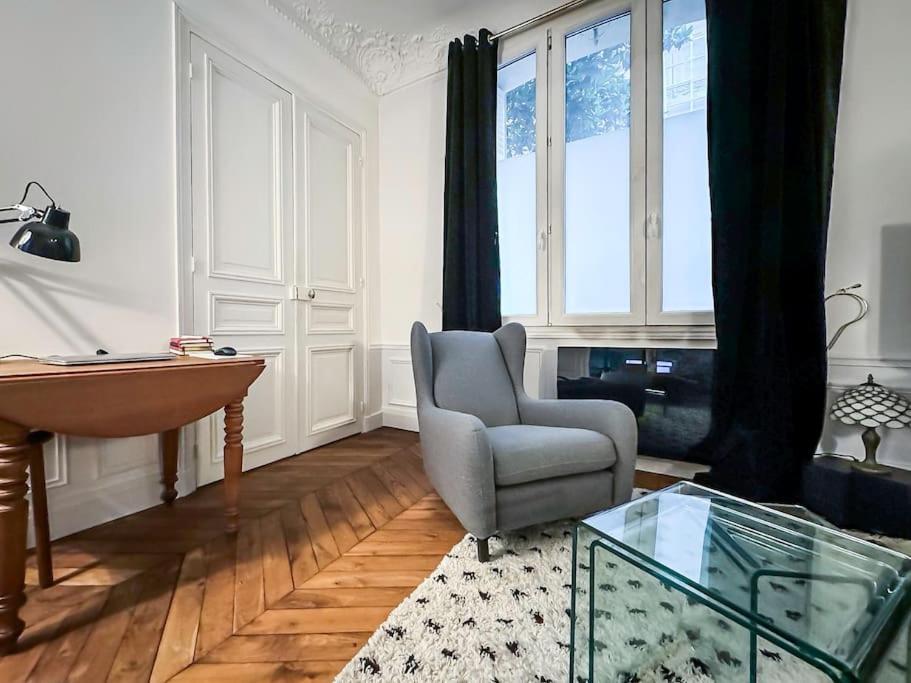 Montmartre With Private Courtyard Paris
