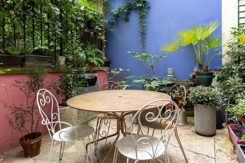 Montmartre With Private Courtyard Apartment Paris