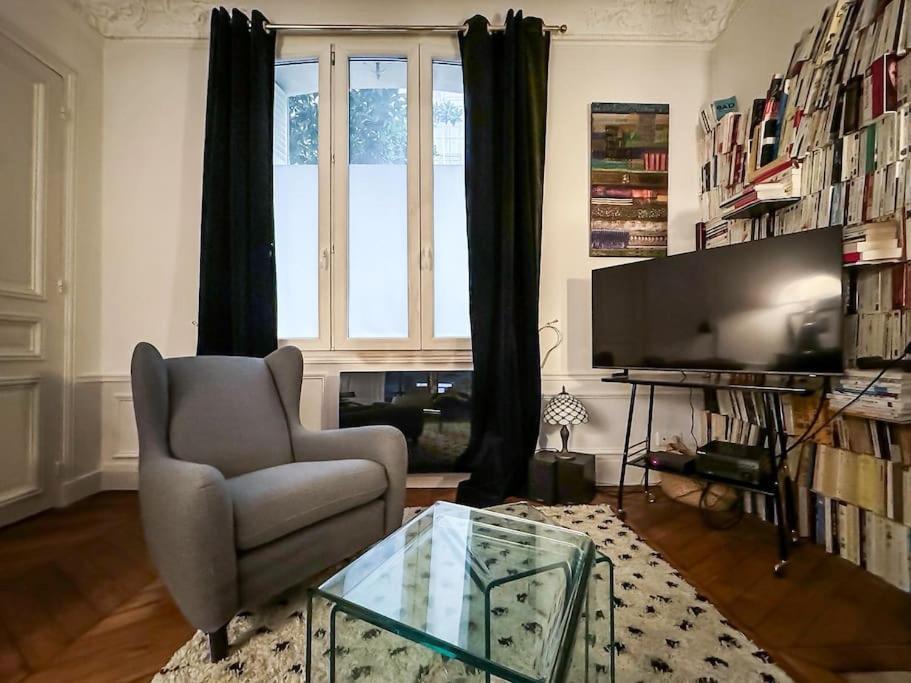 Montmartre With Private Courtyard Paris