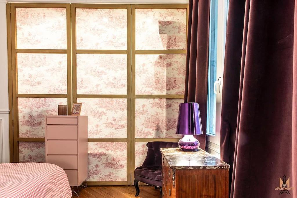Montmartre With Private Courtyard Apartment Paris