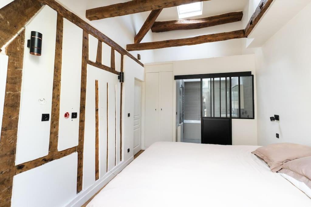 Apartment Place Des Vosges, Marais Bastille *