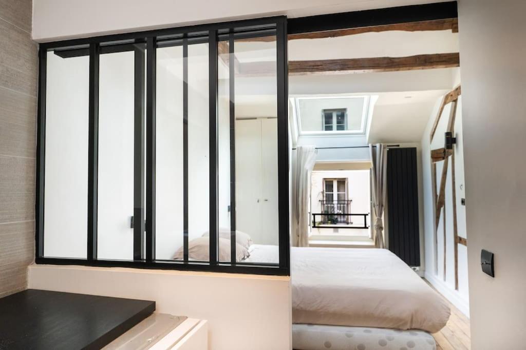 Place Des Vosges, Marais Bastille Apartment Paris