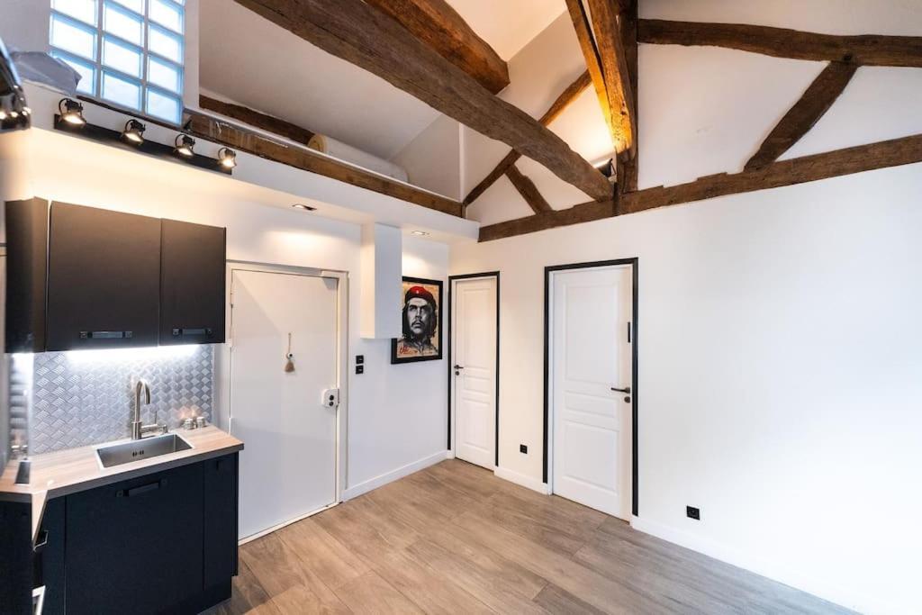 Place Des Vosges, Marais Bastille Apartment *