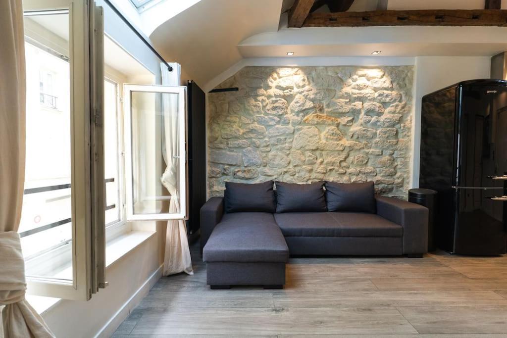 Place Des Vosges, Marais Bastille Apartment Paris