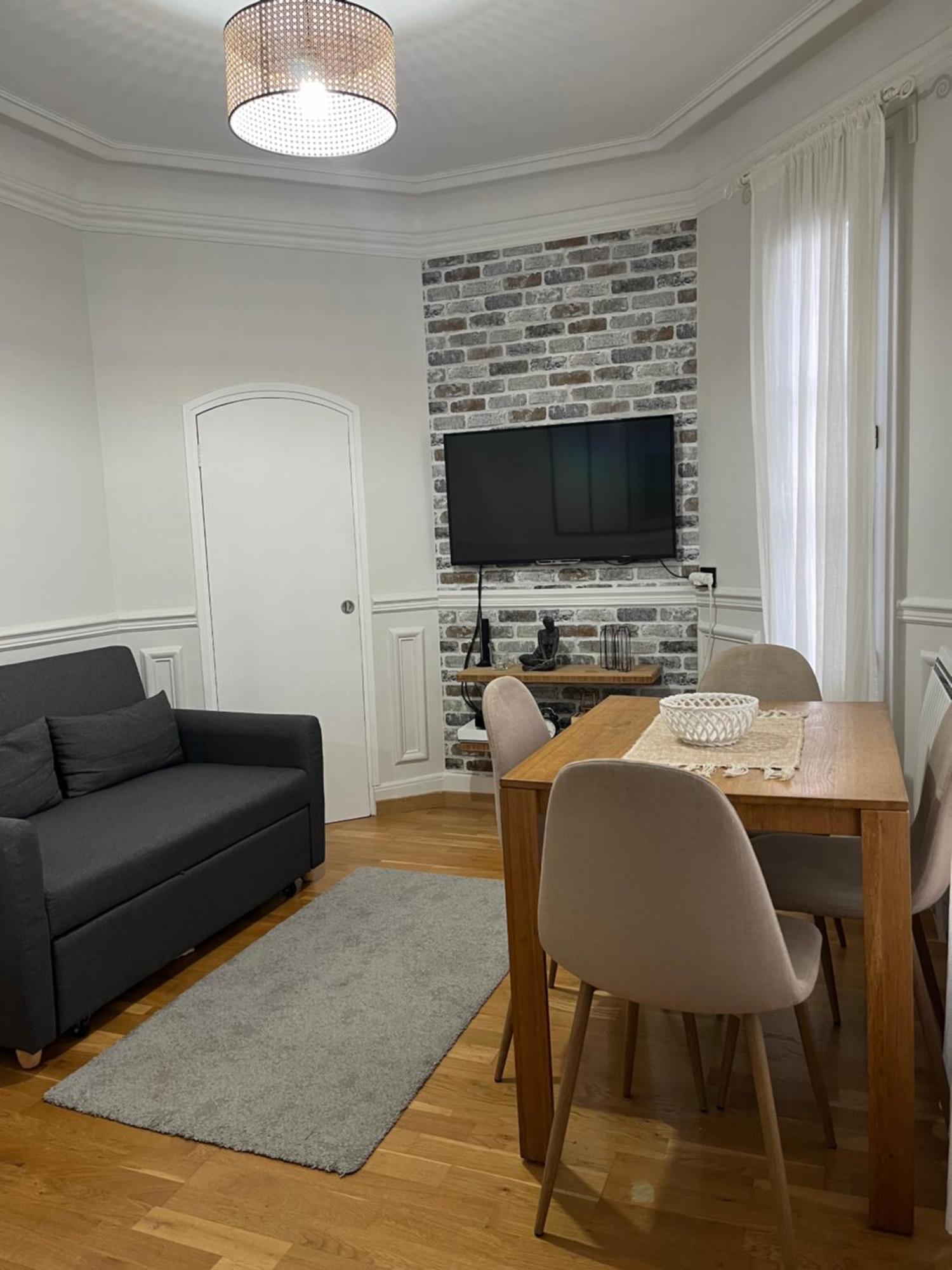 Appartement A *