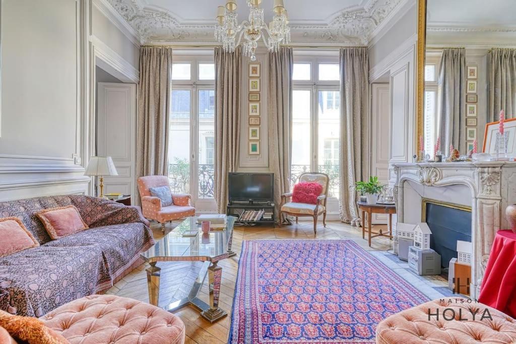 Le Collectionneur - Aux Invalides - 256c Apartment Paris
