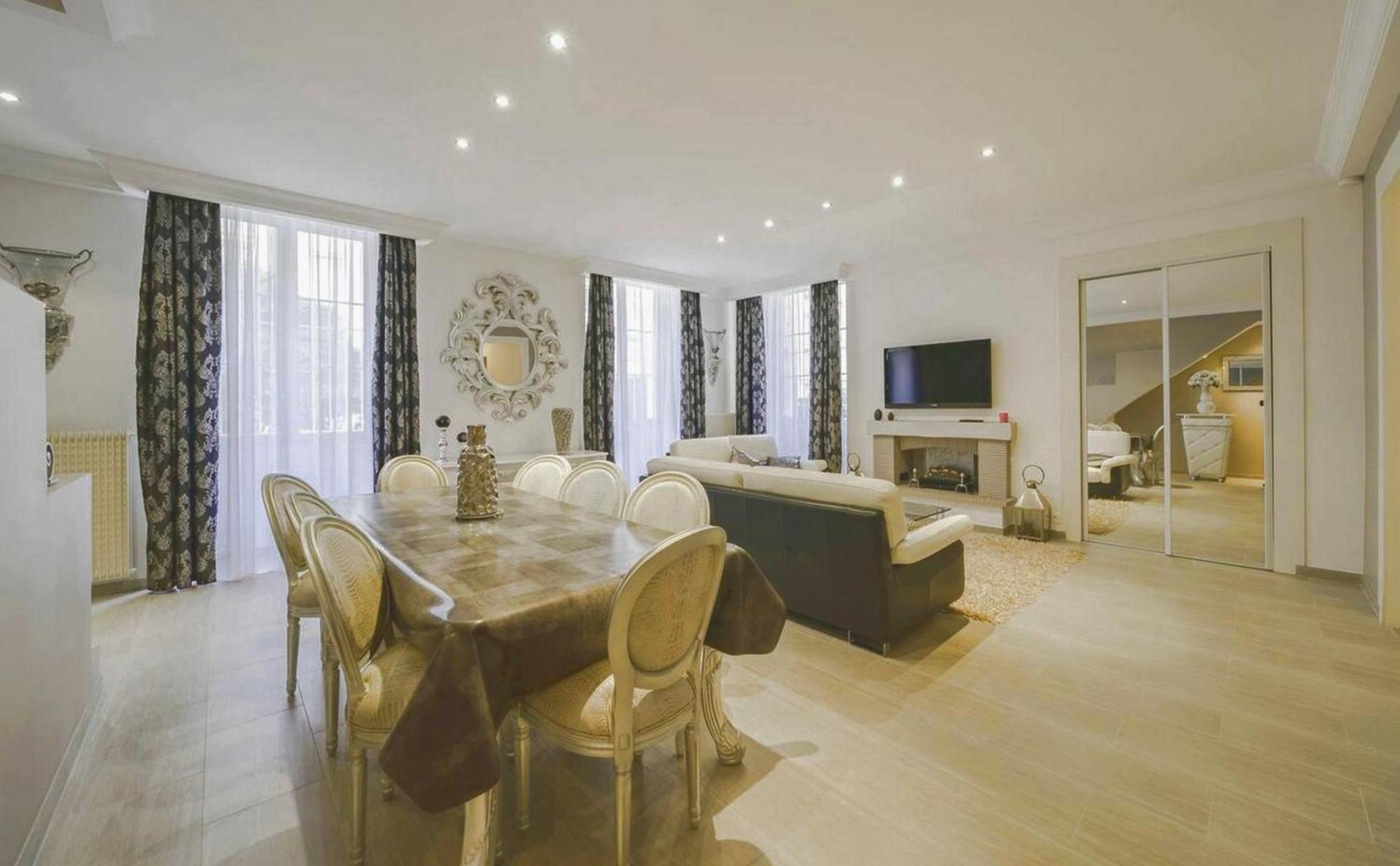 Apartment Rocher