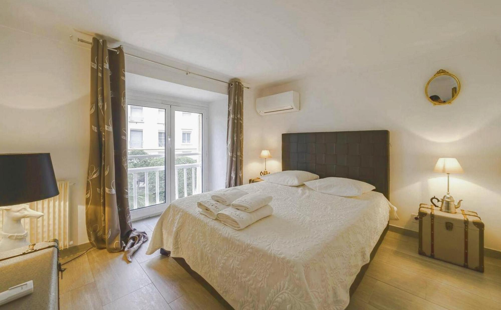 Apartment Rocher