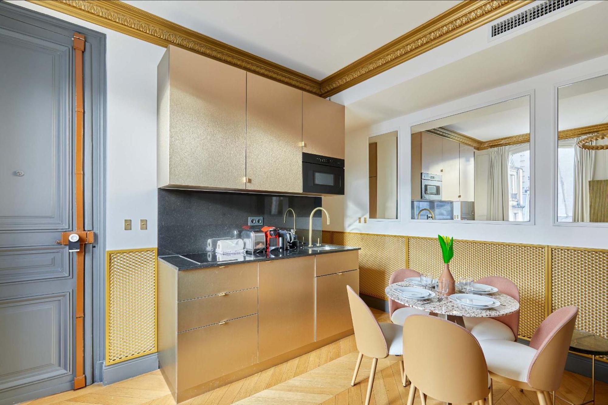 Champs Elysees - Avenue Montaigne By Prestige Apartment Paris