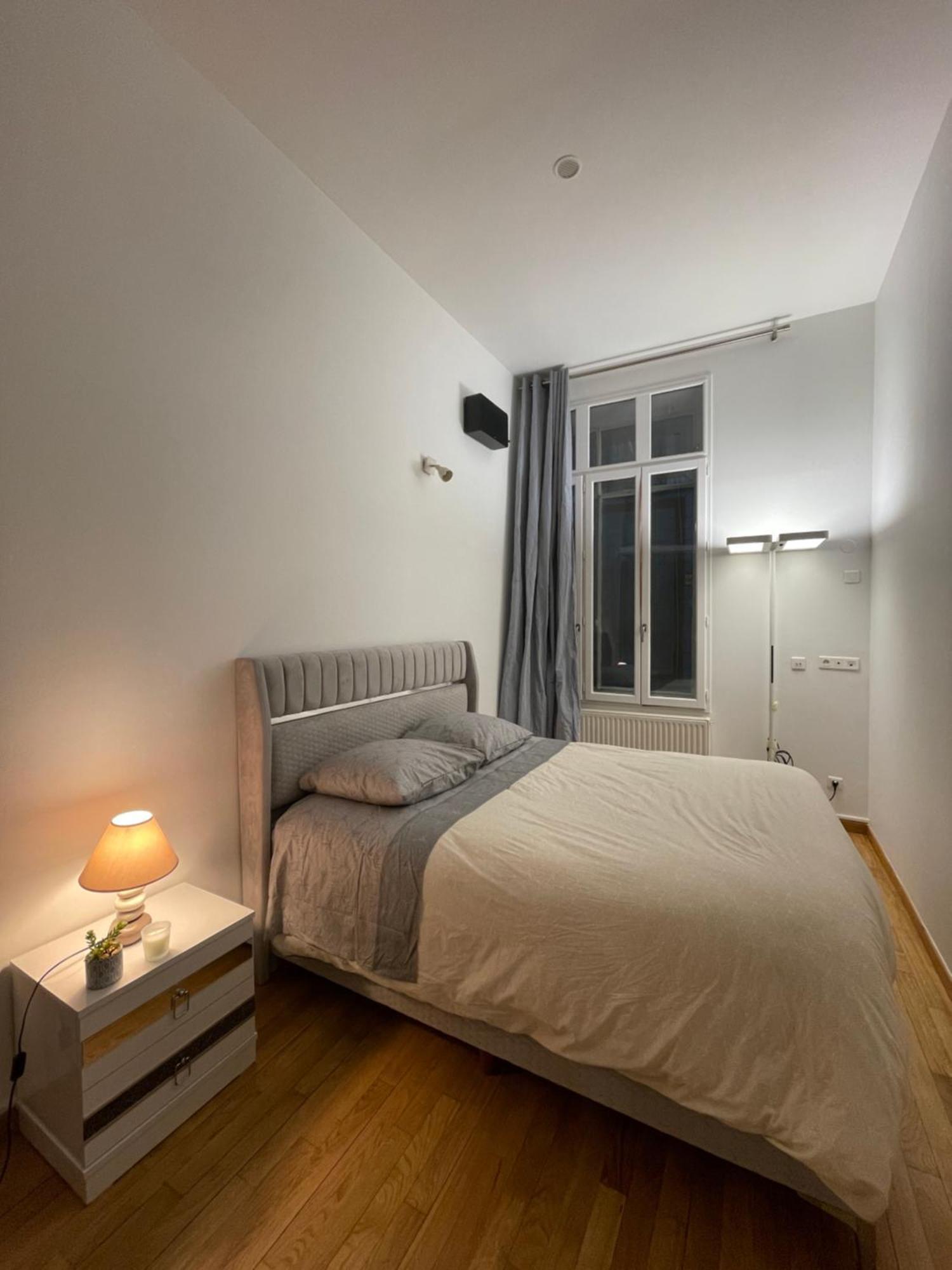 Spacieux Au Coeur Du 9 Eme Arrondissement Apartment