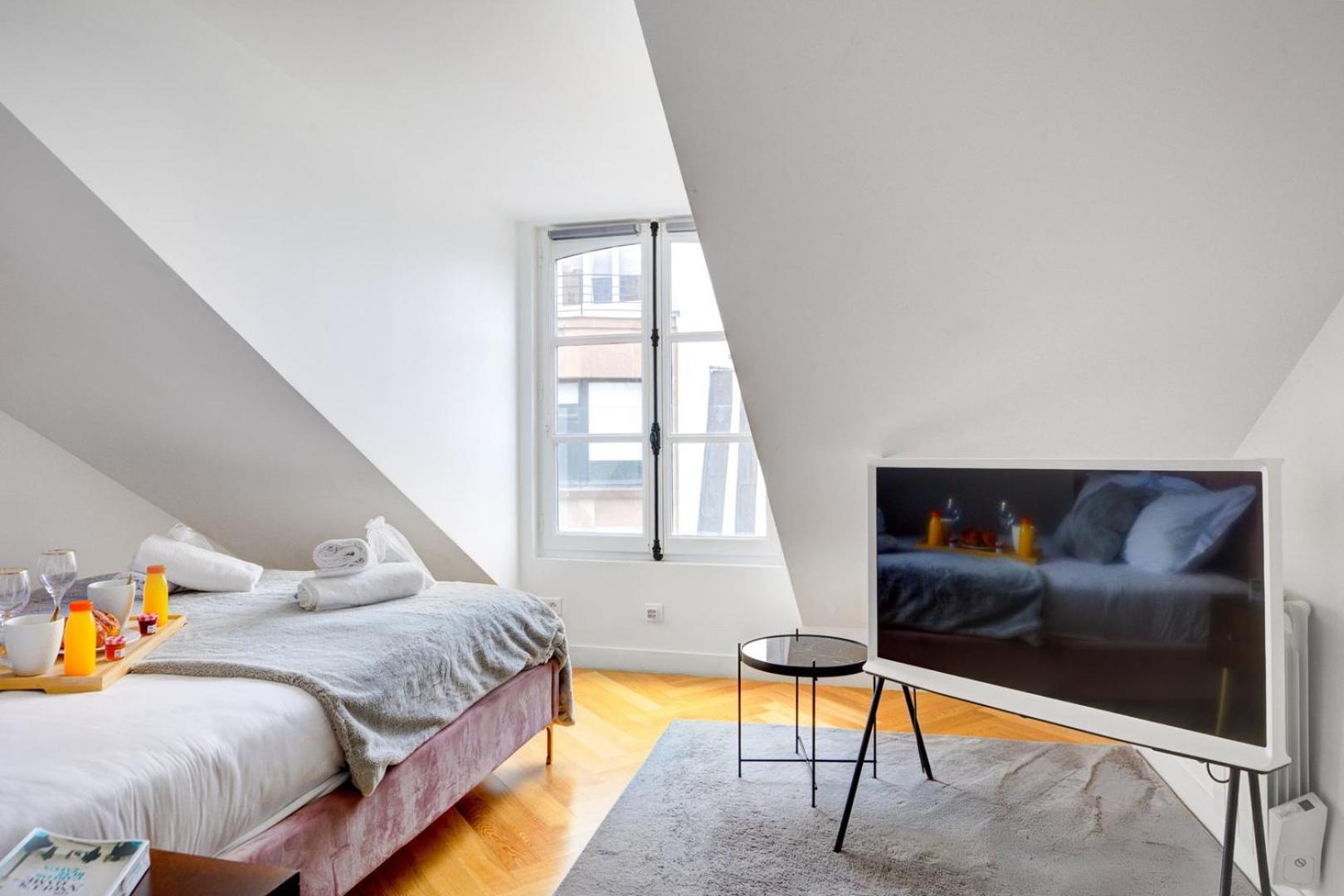 214 Vuitton - Superb In Apartment *