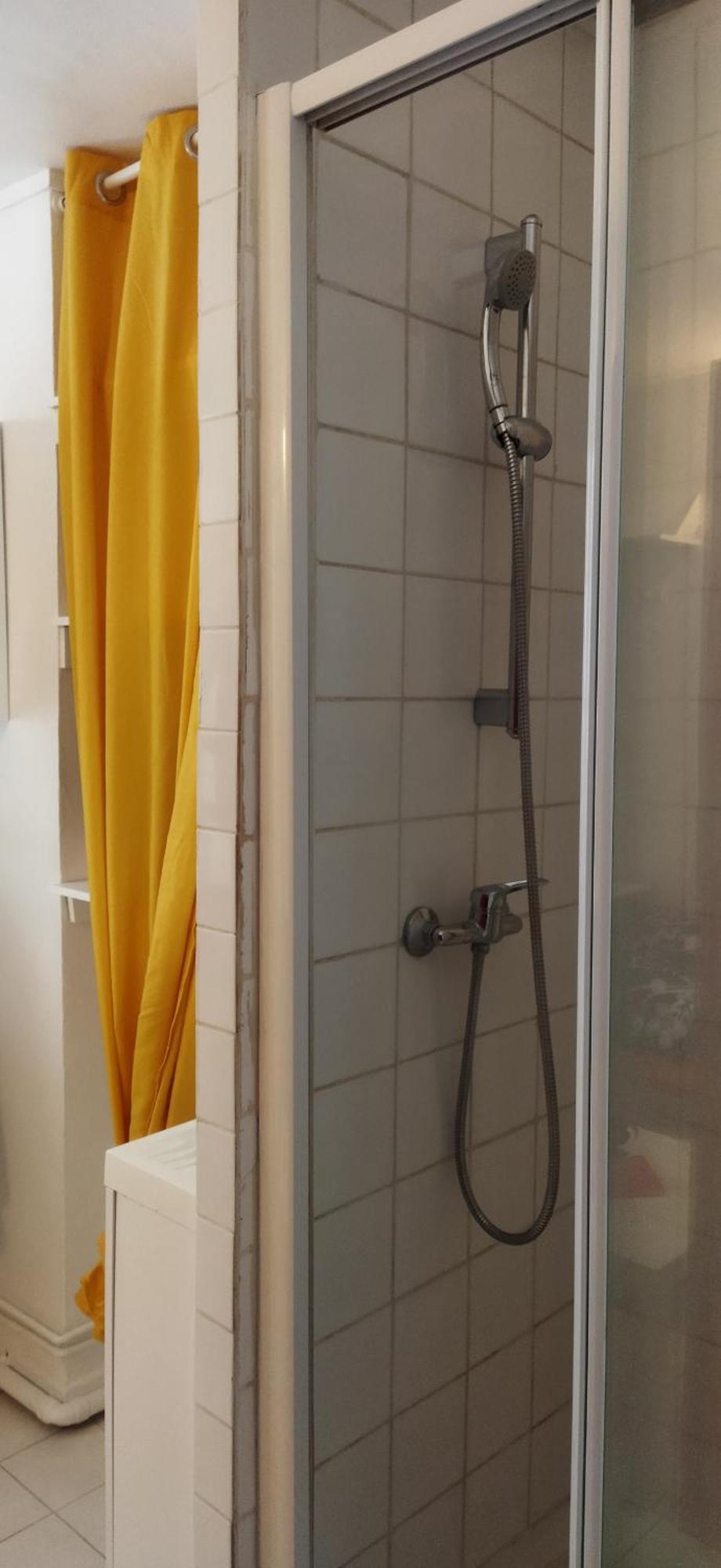 Petit Renove Proche Place Republique 75011 Paris