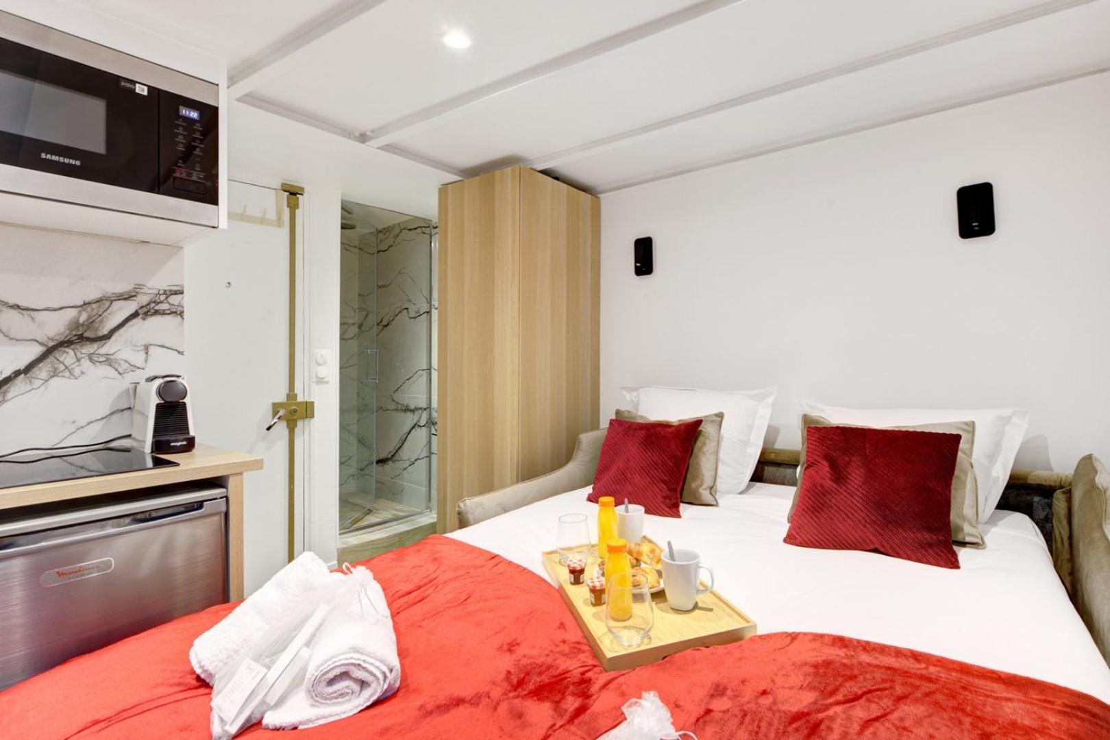 Bluestay 813 - Superb In * Paris