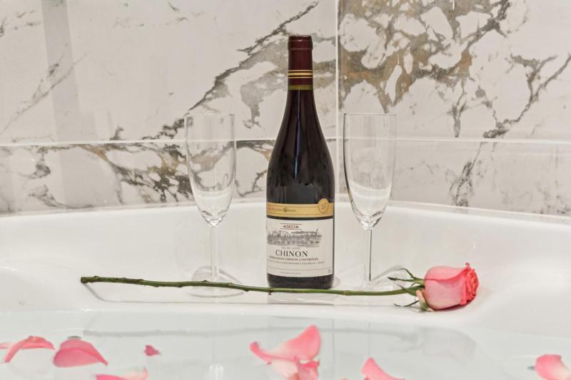 Apartment Lavie Maison Hot Tub And Ac Near Arc De Triomphe Paris
