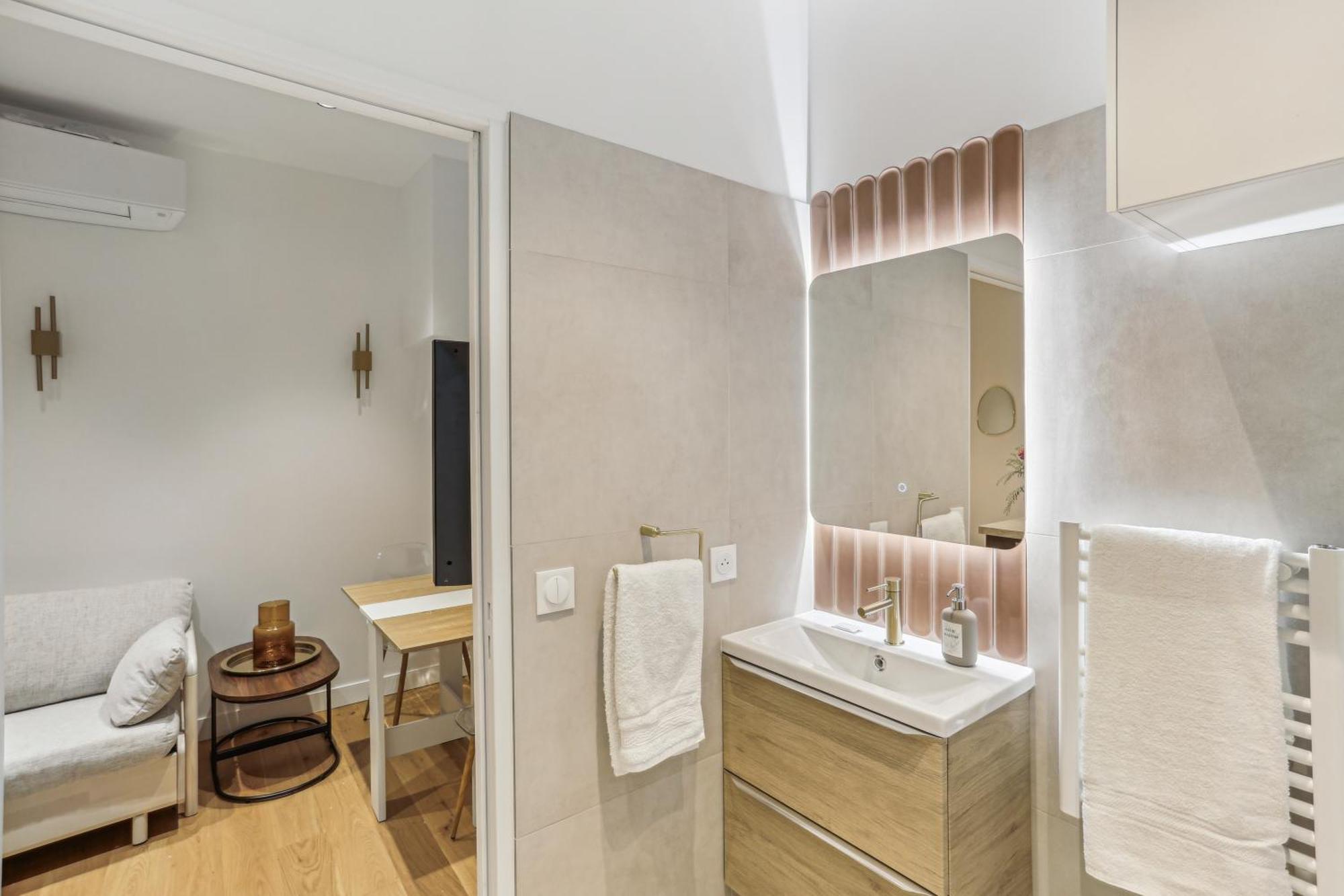 Lavie Maison Hot Tub And Ac Near Arc De Triomphe Paris