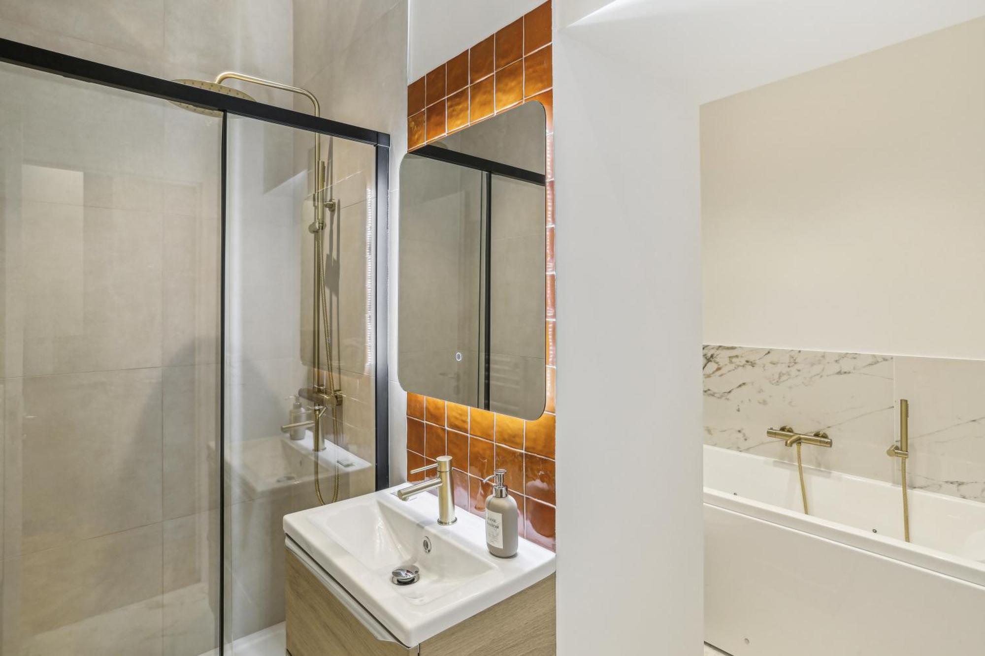 Apartment Lavie Maison Hot Tub And Ac Near Arc De Triomphe Paris