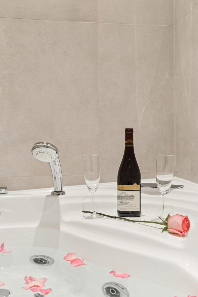 Apartment Lavie Maison Ac And Hot Tub Close Arc De Triomphe Paris
