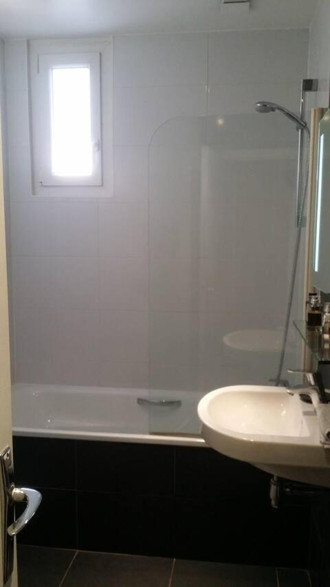 Nice Five Flat Near Bastille Apartment
