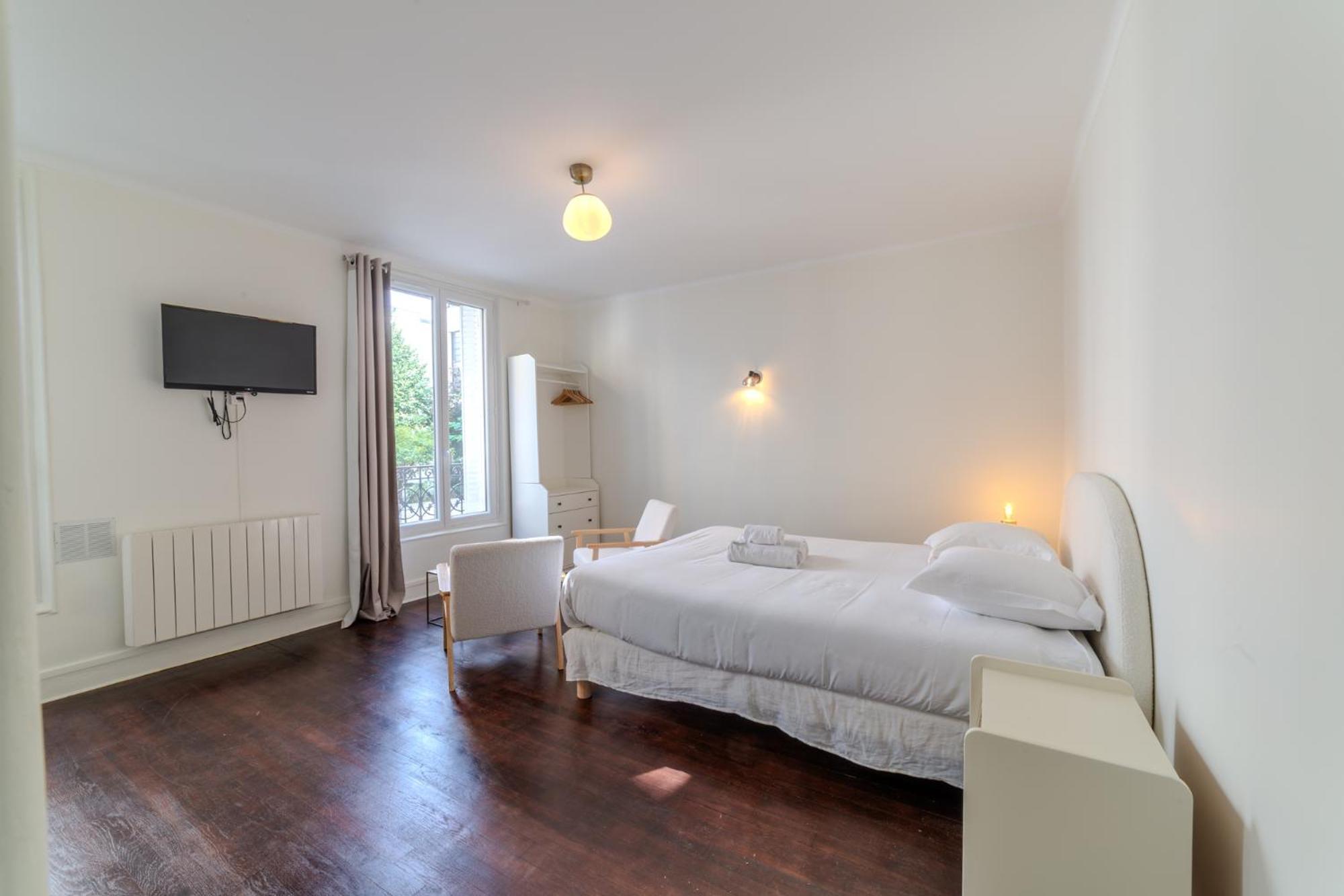Golden Republique Apartment Paris