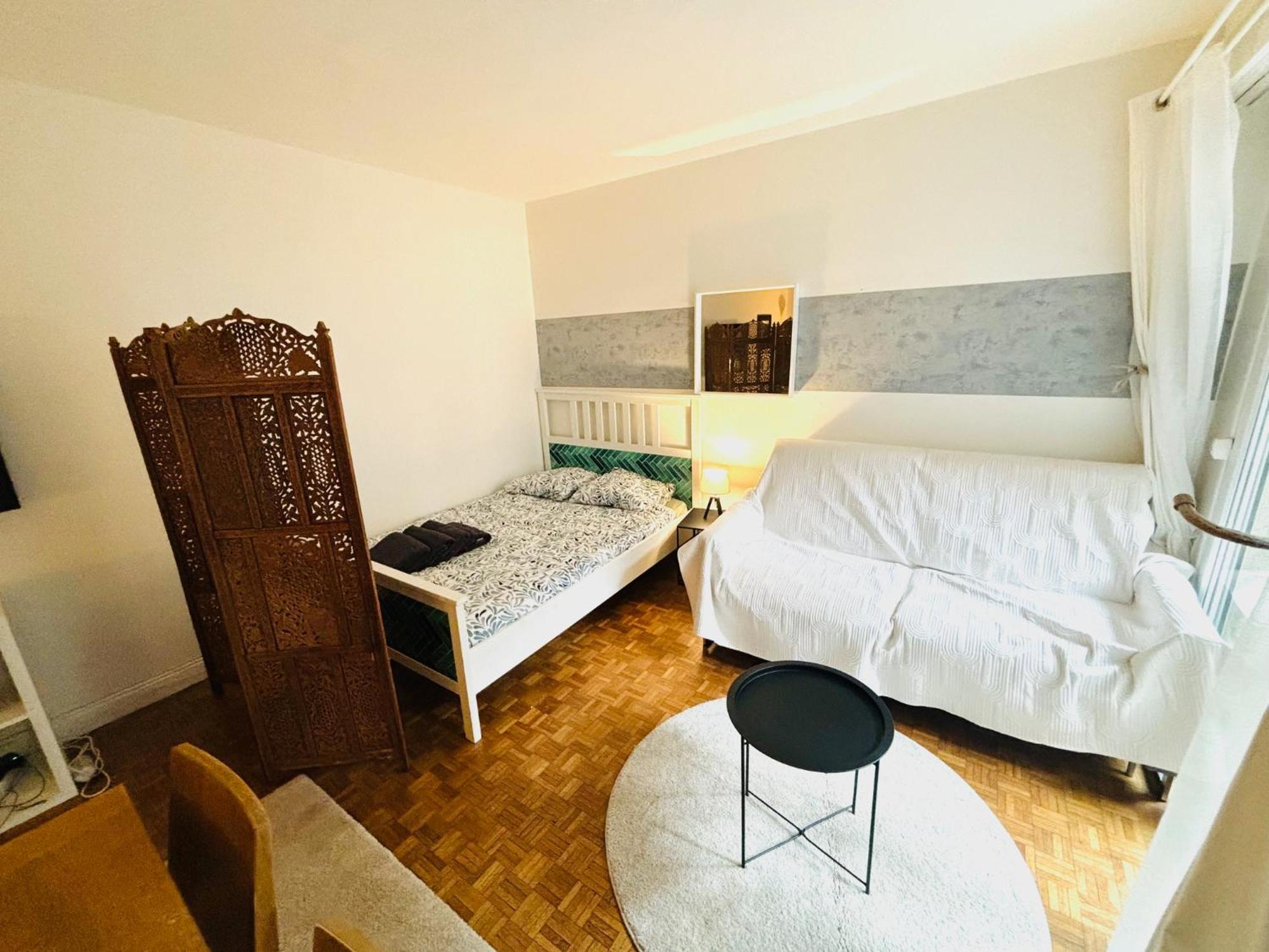 Champs Elysees Apartment