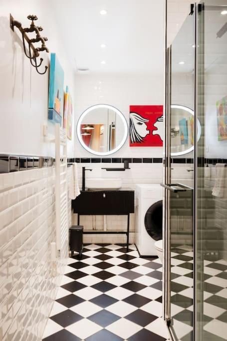 Apartment Montmartre Rue Des Martyrs Loft With Ac, 4-7 Peo *