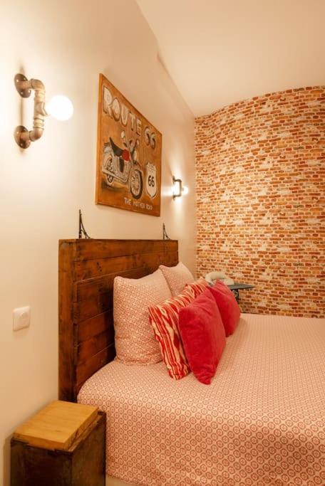 Apartment Montmartre Rue Des Martyrs Loft With Ac, 4-7 Peo Paris