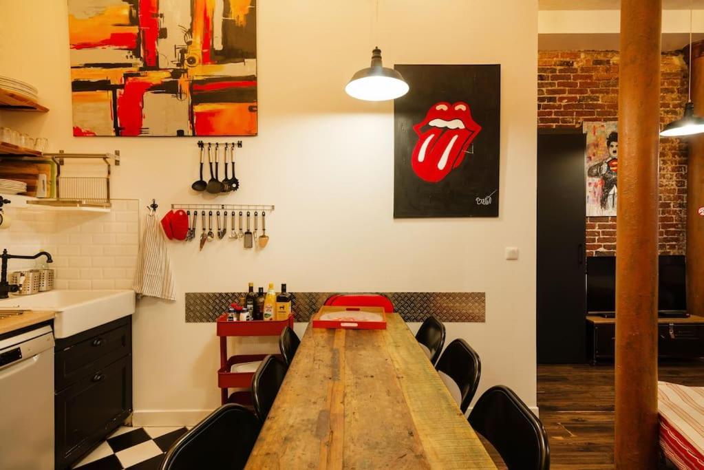 Montmartre Rue Des Martyrs Loft With Ac, 4-7 Peo *
