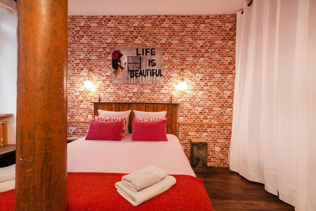 Montmartre Rue Des Martyrs Loft With Ac, 4-7 Peo Apartment *