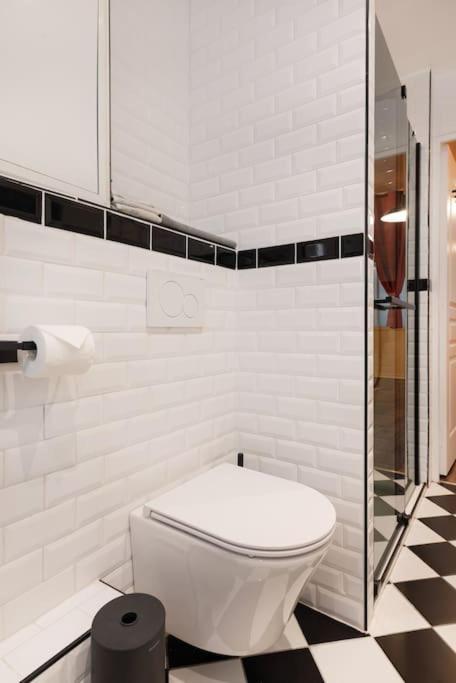 Montmartre Rue Des Martyrs Loft With Ac, 4-7 Peo Paris