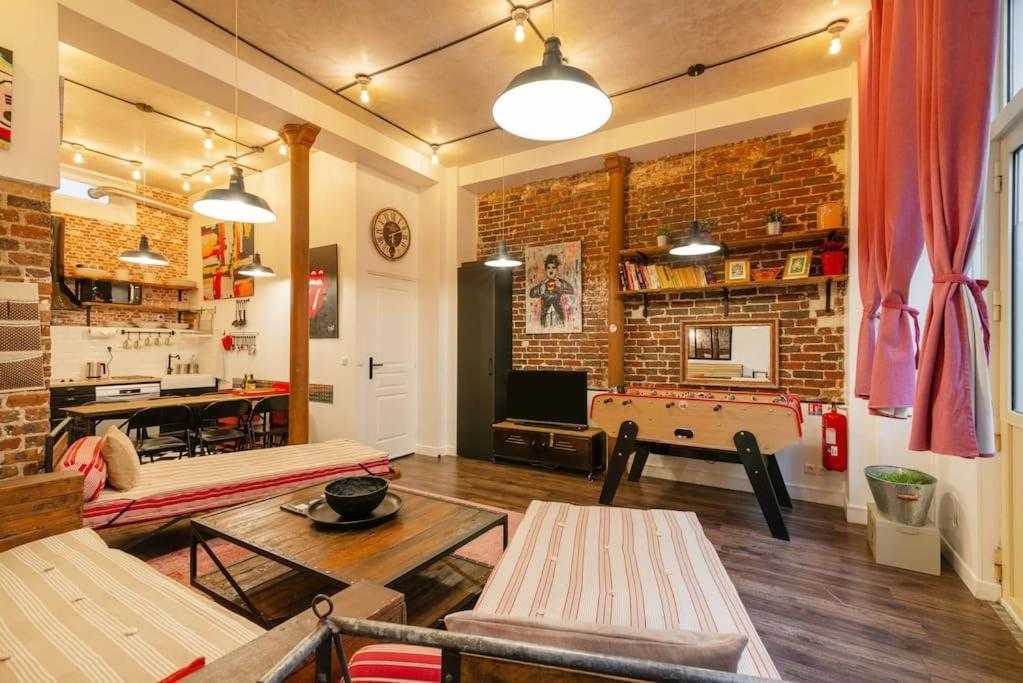 Apartment Montmartre Rue Des Martyrs Loft With Ac, 4-7 Peo Paris