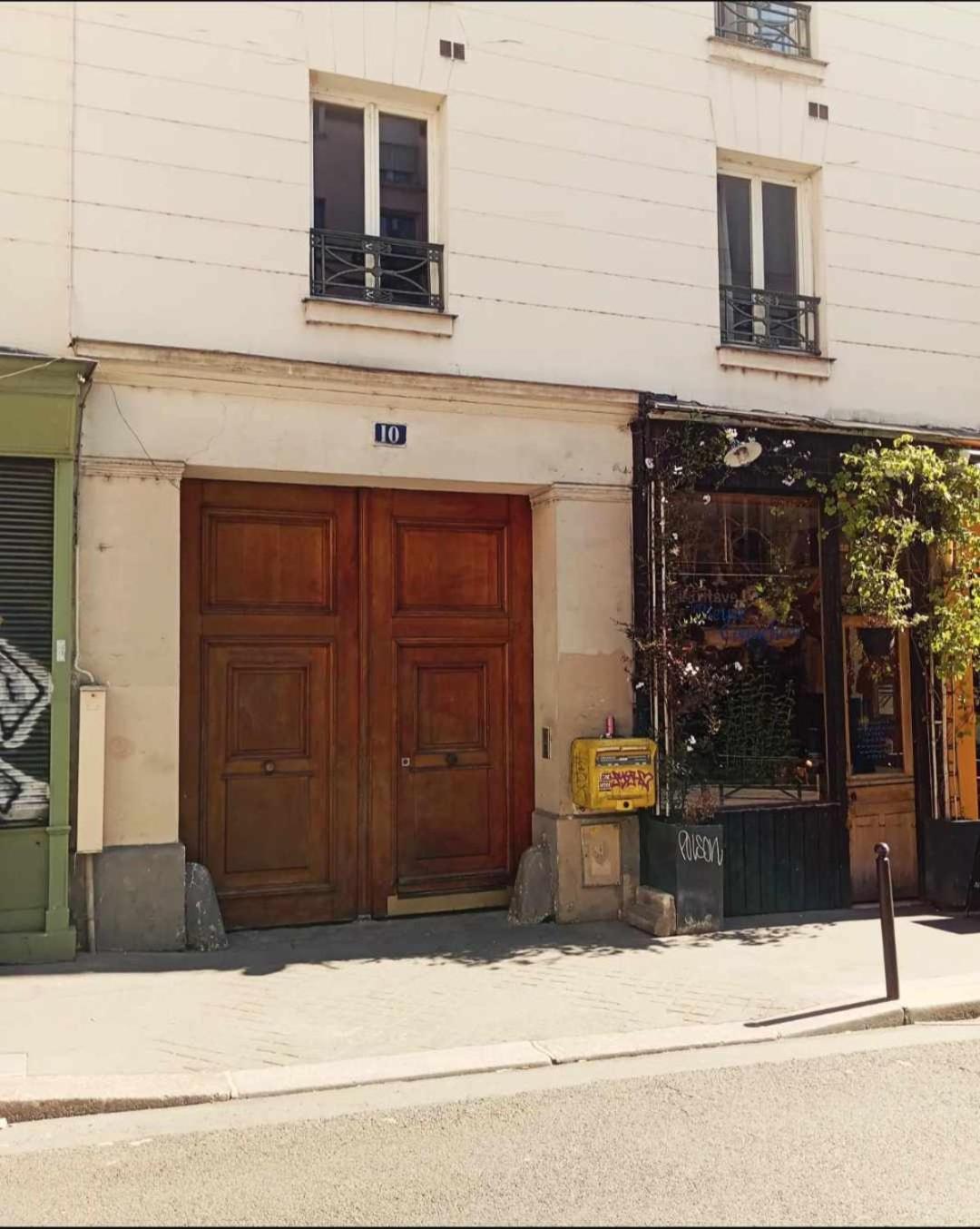 Sur Cour A Deux Pas Du Canal Saint-martin Apartment Paris