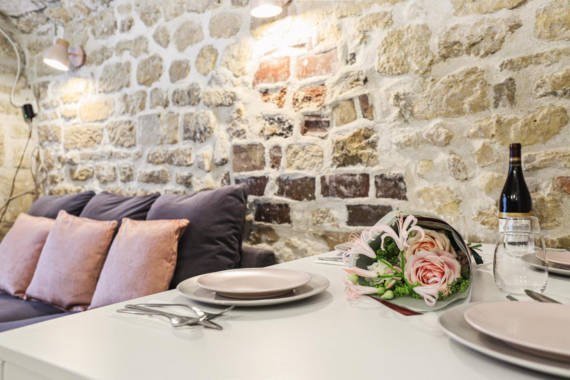 Lavie Maison Face Palais Royal Apartment Paris