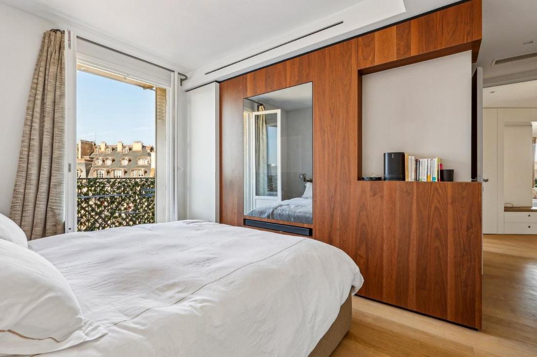 Avenue Montaigne Apartment