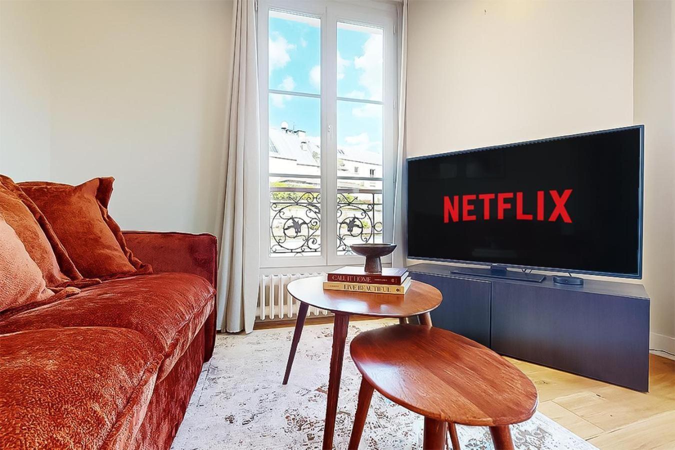 F2 Trocadero Apartment Paris