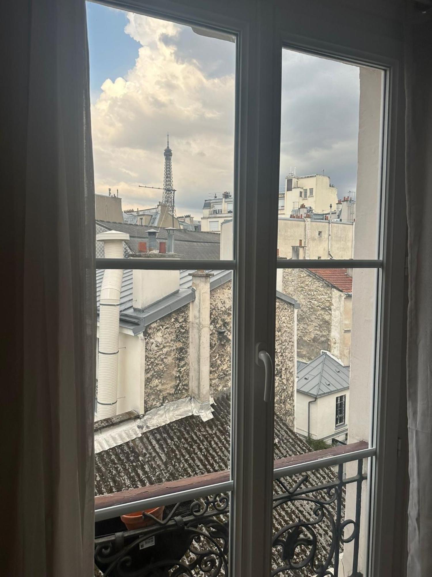 F2 Trocadero Apartment Paris