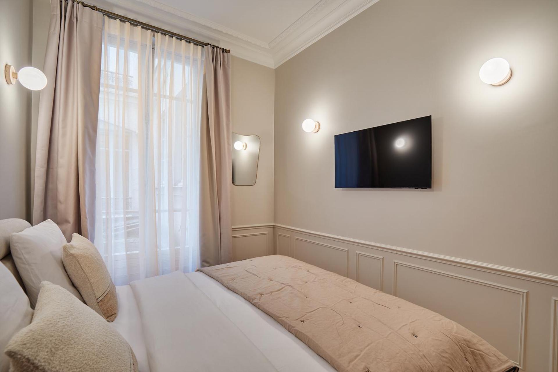 Amazing Saint Germain Des Pres With Ac By Prestige *