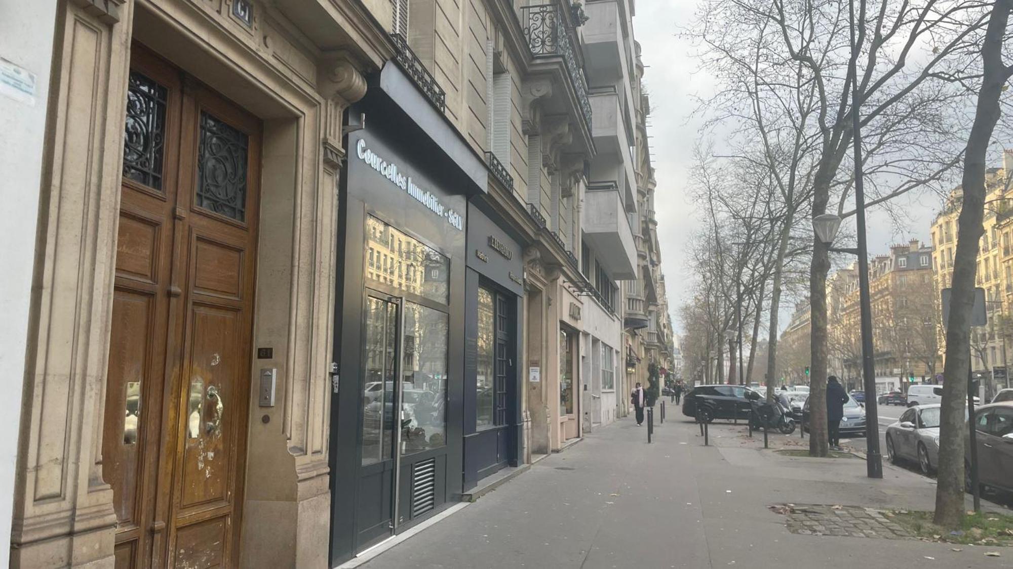 Grand Proche Champs Elysees * Paris