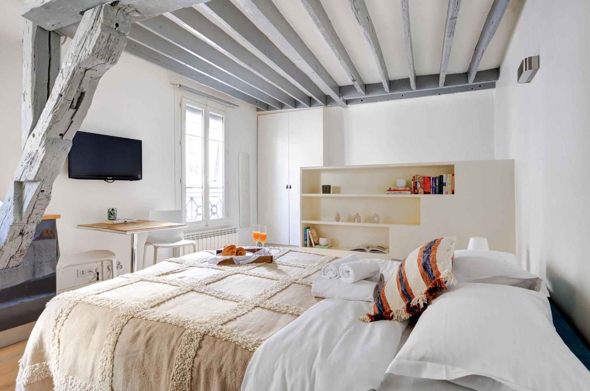 Le Marais & Pompidou - Cityapartmentstay Paris