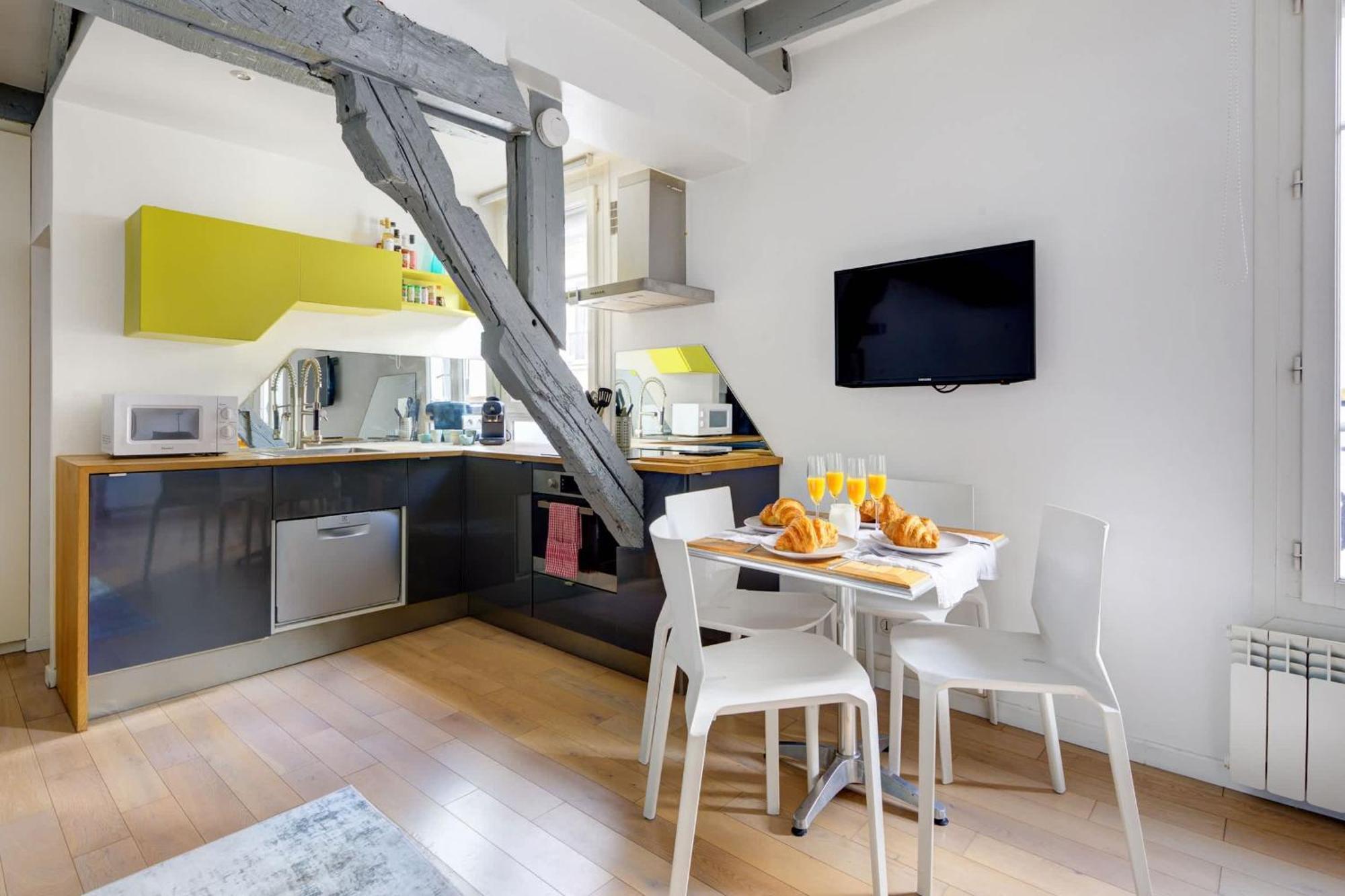 Le Marais & Pompidou - Cityapartmentstay Paris