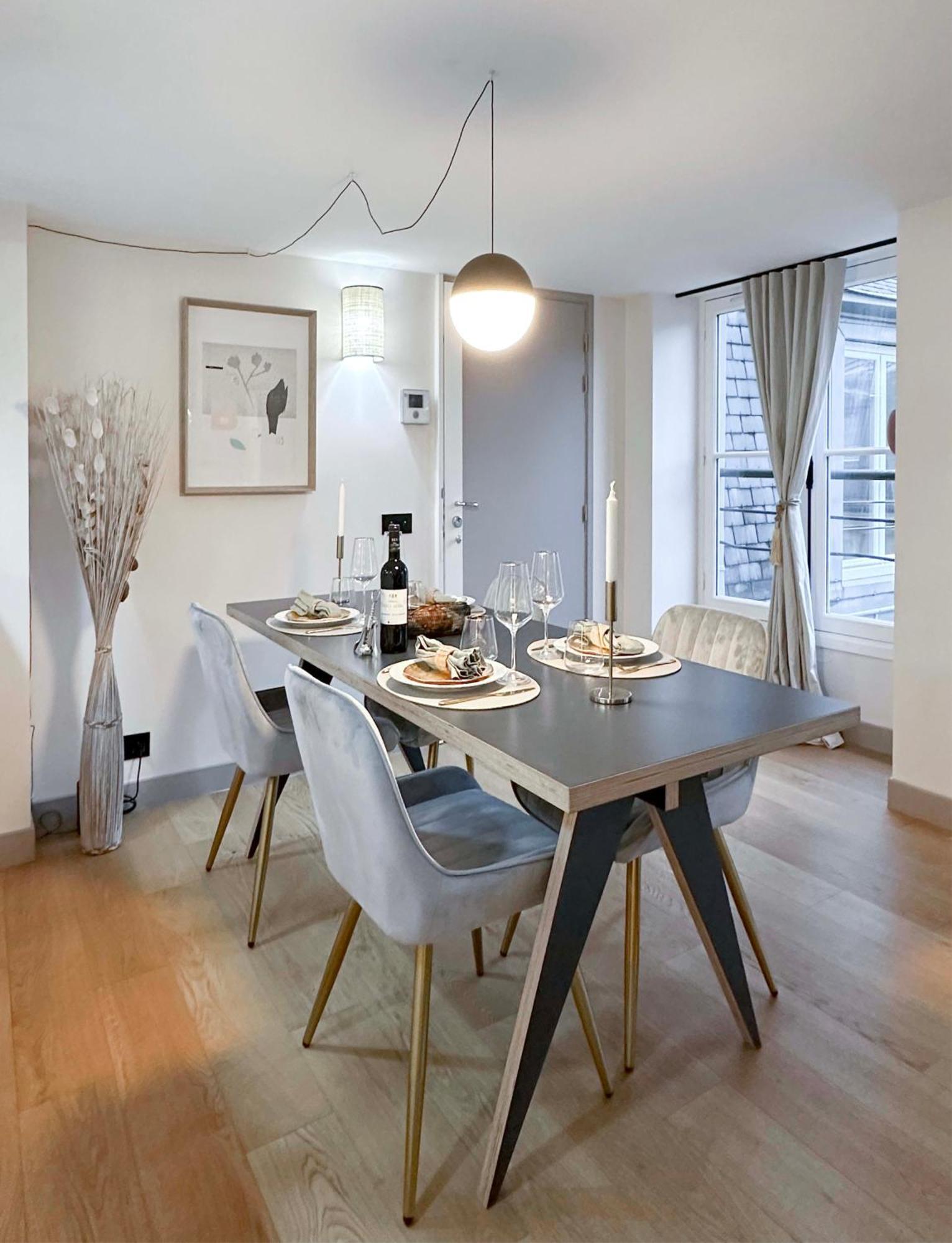 Luxurious Family Near Luxembourg *