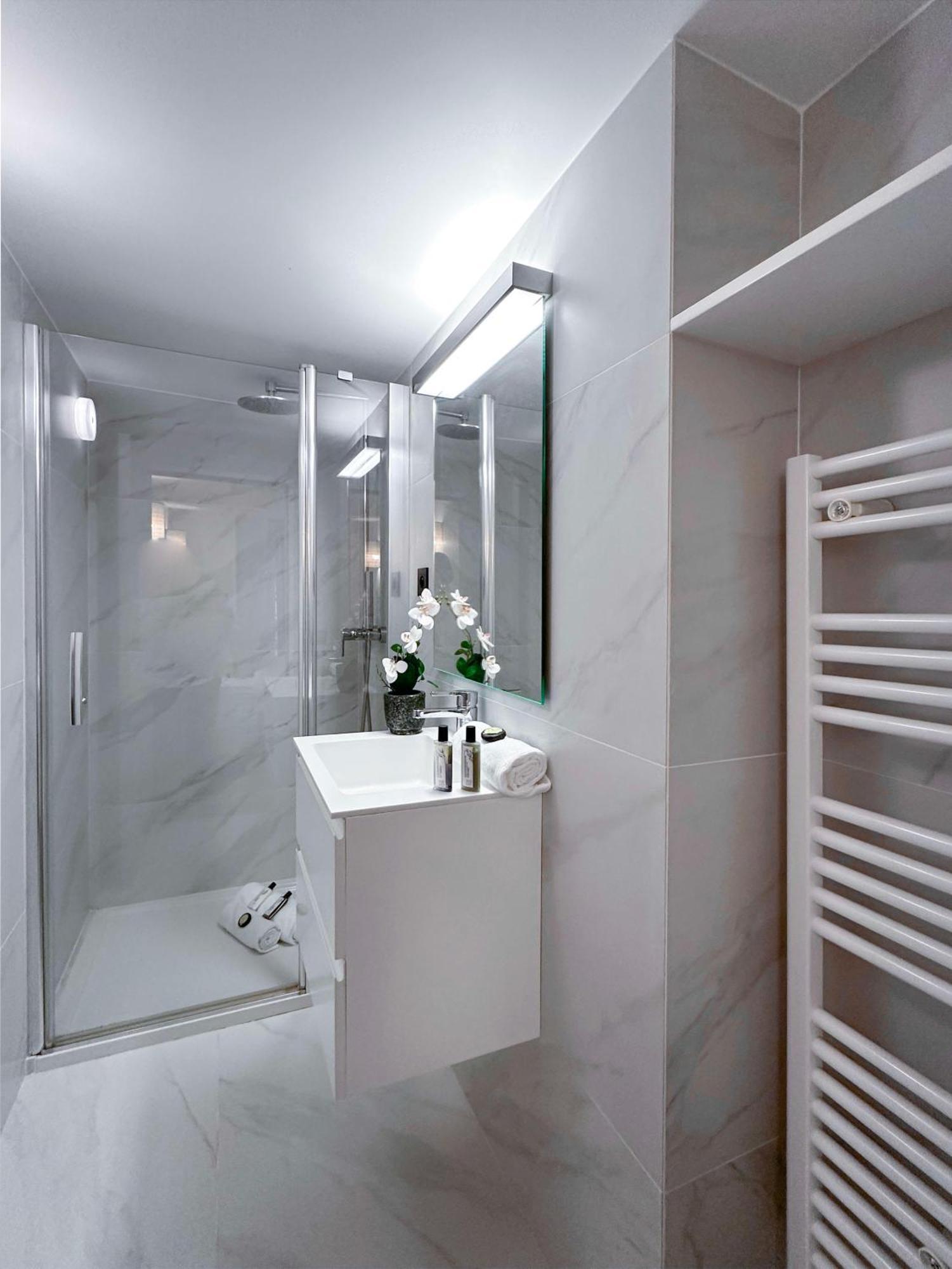 Luxurious Family Near Luxembourg Apartment