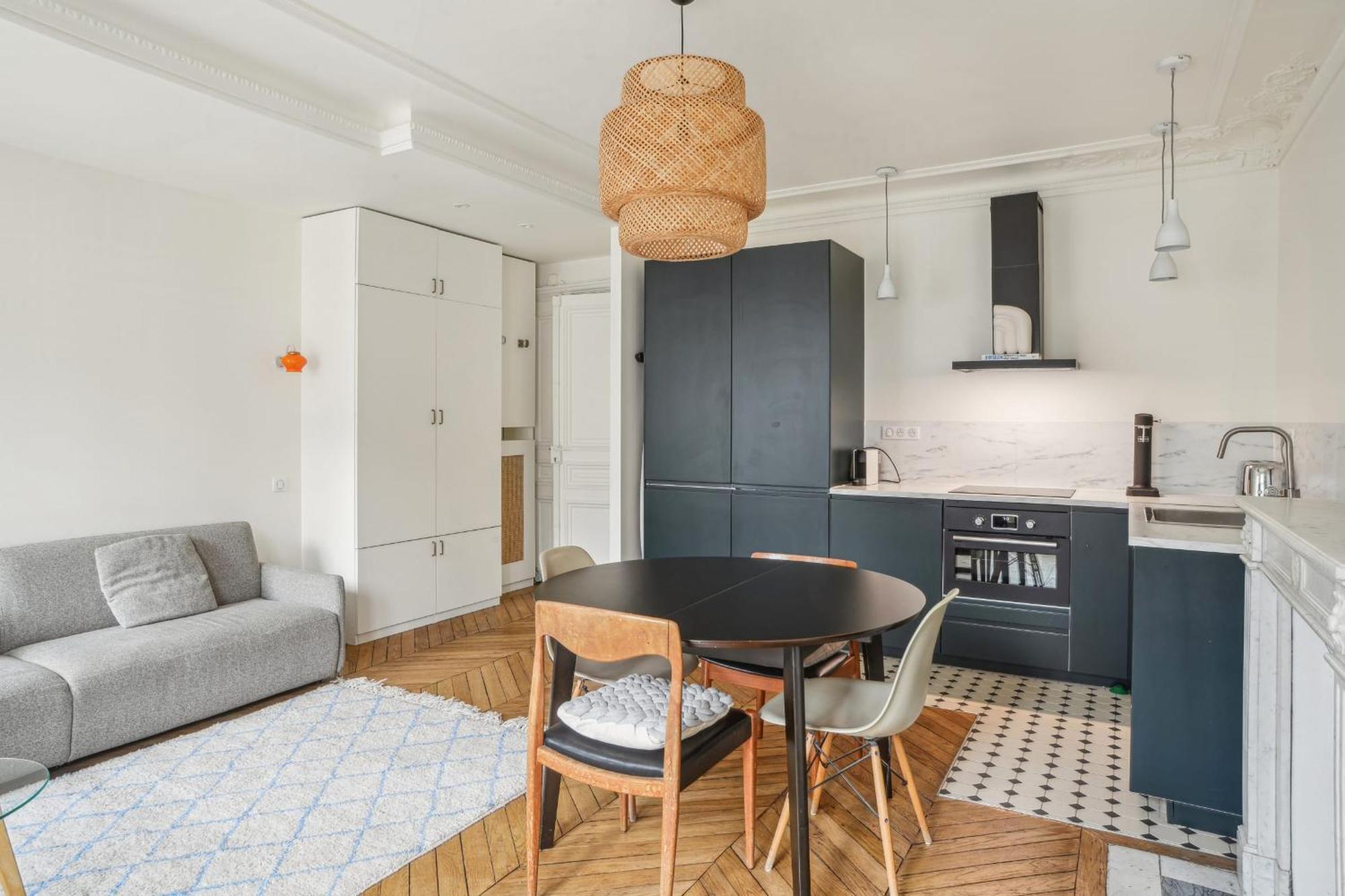 Liege - C Mercier 1bdr - B'your Apartment *