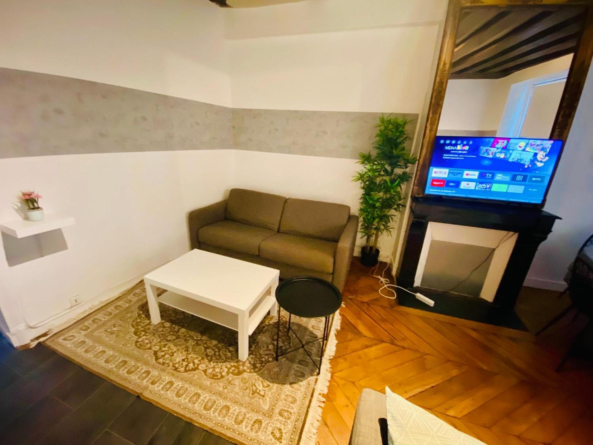 Apartment Marais Centre Paris