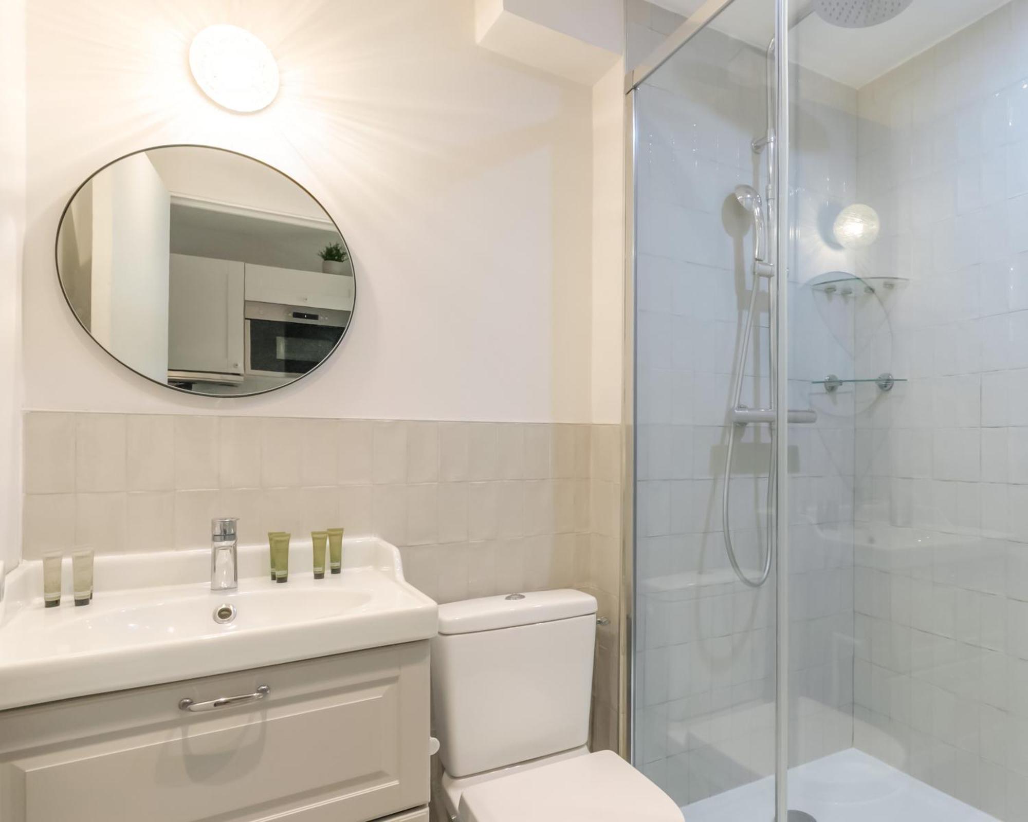 Apartment An Enchanting Parisian Hideaway